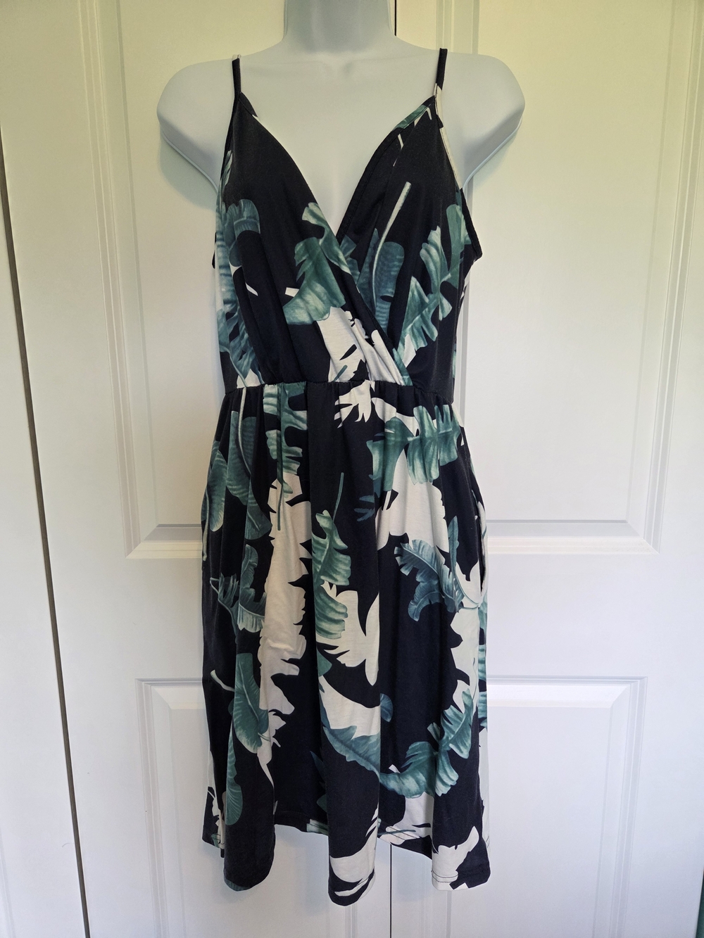 Amazon Black Tropical Leaf Print Midi Dress